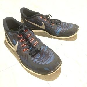 Size 12 Nike Men’s Free Run 5.0 Blue Black Design
